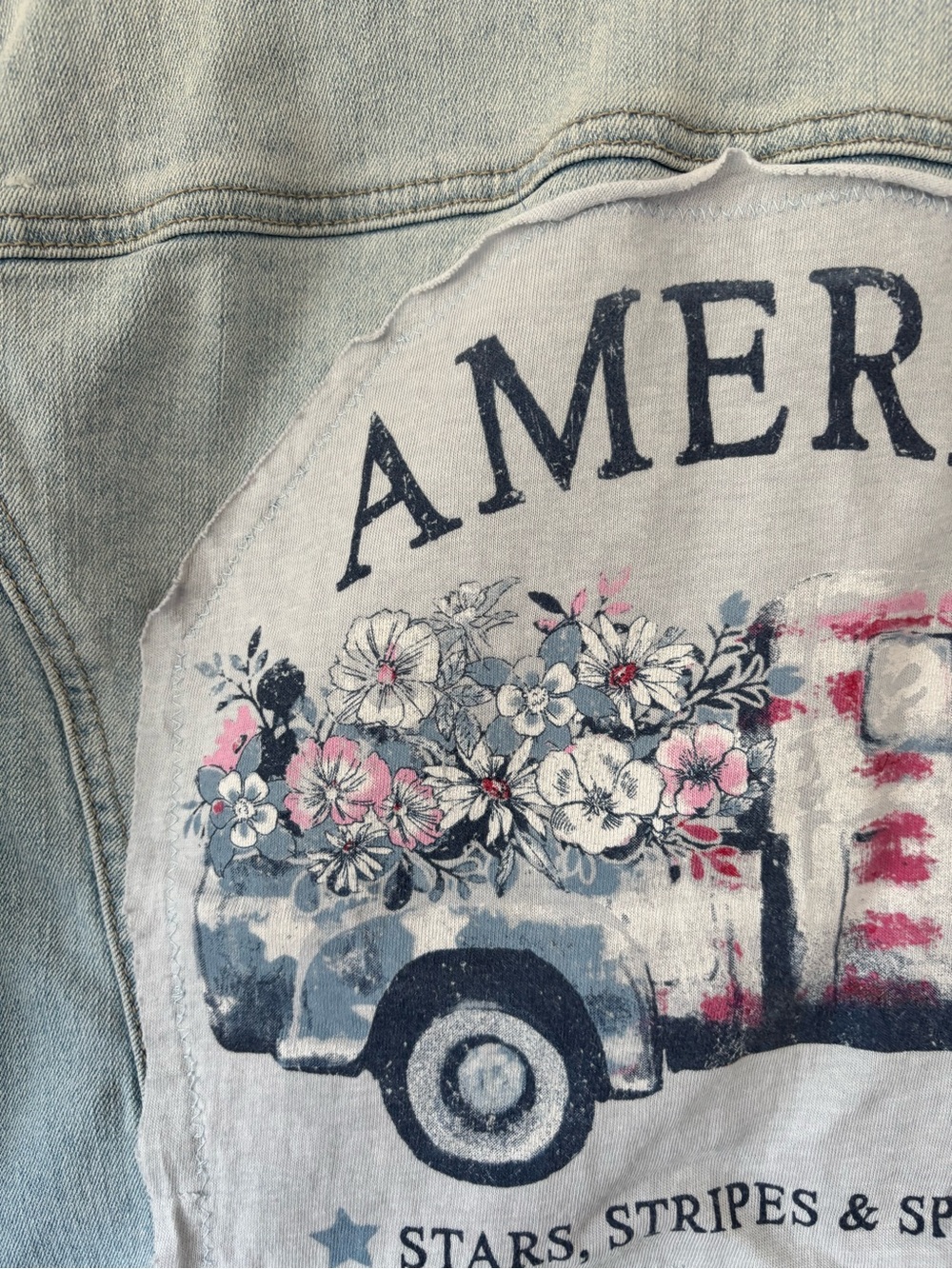Style & Co XL Upcycled Light Wash Denim Jacket Americana Floral Truck Appliqué - Picture 4 of 11